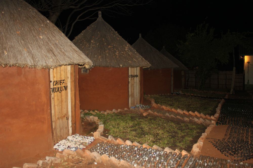 Zinga Backpackers Hotel Livingstone Exterior foto