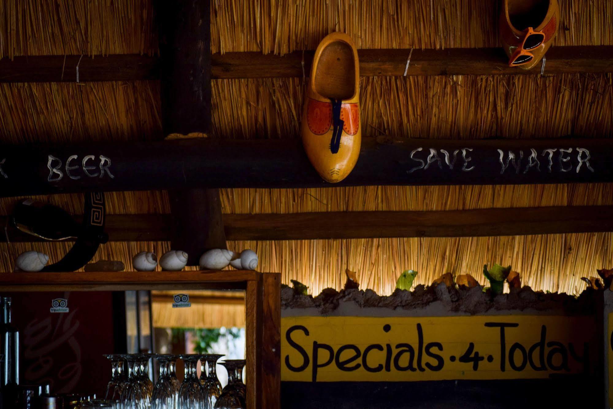 Zinga Backpackers Hotel Livingstone Exterior foto